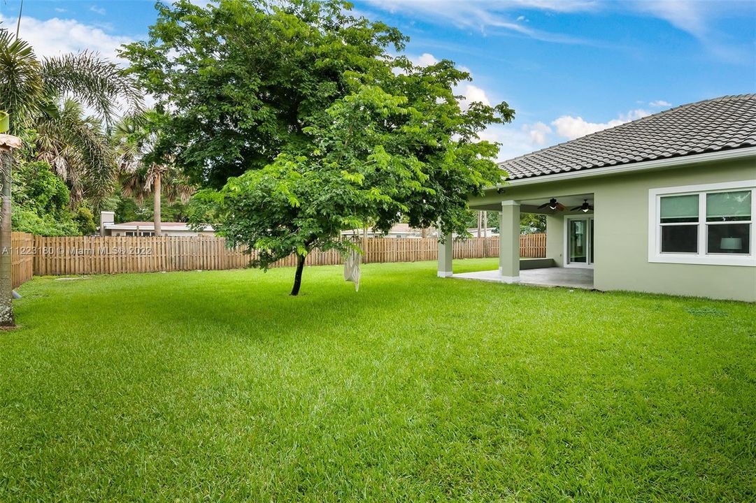 Recently Sold: $725,000 (4 beds, 3 baths, 2445 Square Feet)