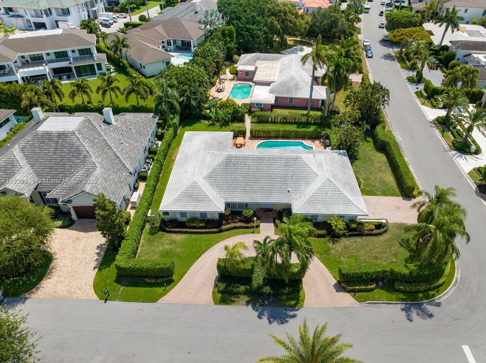 Recently Sold: $12,000,000 (8 beds, 7 baths, 6177 Square Feet)