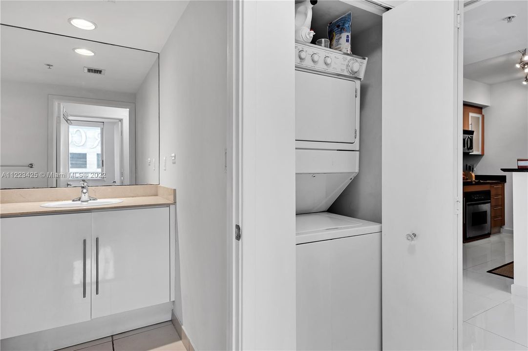 Recently Rented: $3,100 (1 beds, 1 baths, 846 Square Feet)