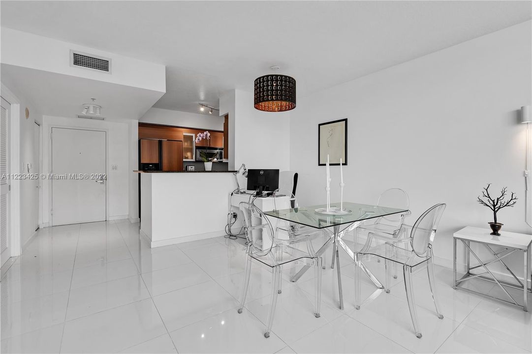 Recently Rented: $3,100 (1 beds, 1 baths, 846 Square Feet)