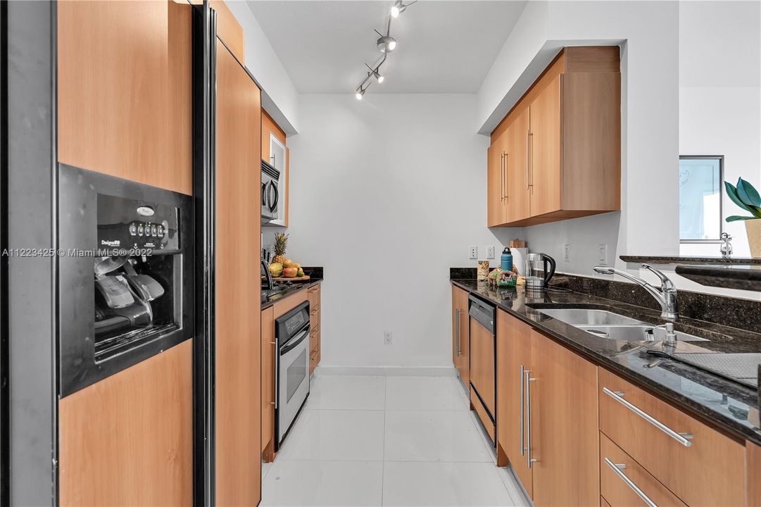 Recently Rented: $3,100 (1 beds, 1 baths, 846 Square Feet)