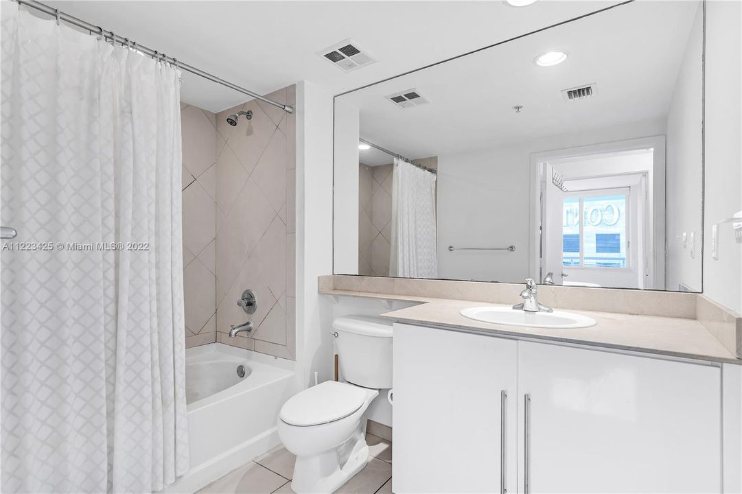 Recently Rented: $3,100 (1 beds, 1 baths, 846 Square Feet)