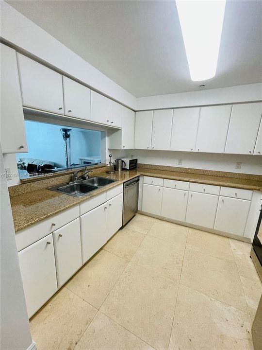 Recently Sold: $485,000 (1 beds, 1 baths, 895 Square Feet)