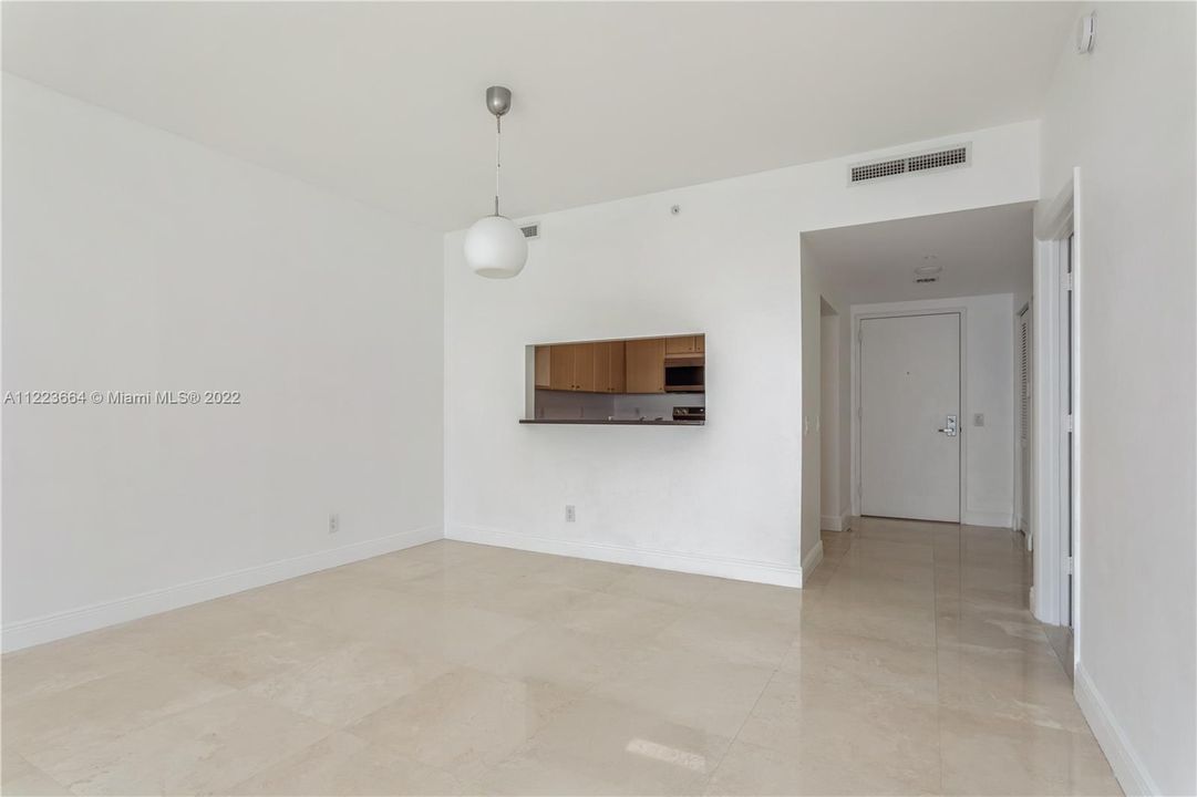 Recently Sold: $450,000 (1 beds, 1 baths, 895 Square Feet)
