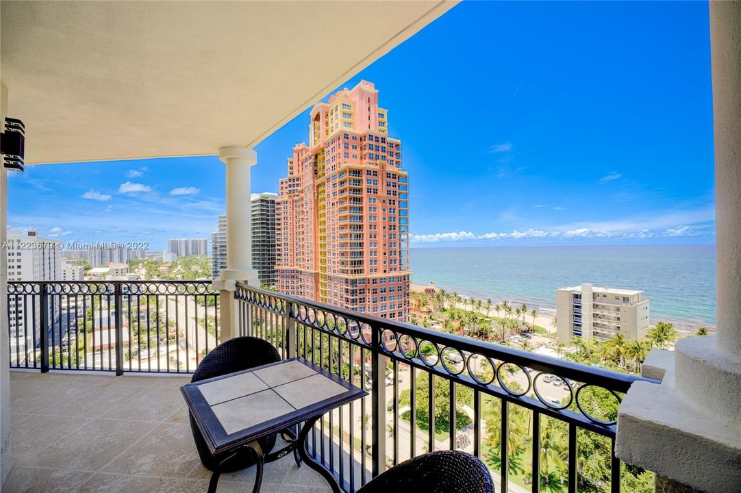 Recently Sold: $1,095,000 (3 beds, 3 baths, 1685 Square Feet)