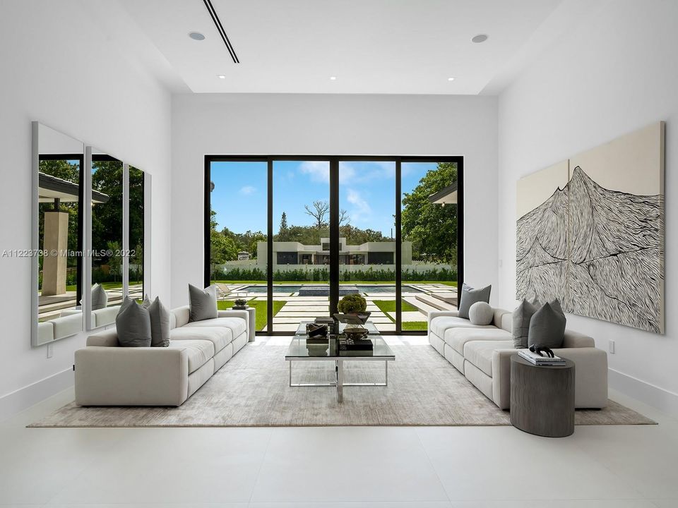 Recently Sold: $3,650,000 (5 beds, 6 baths, 4914 Square Feet)