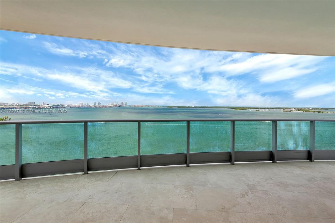 Recently Sold: $1,900,000 (2 beds, 2 baths, 1878 Square Feet)