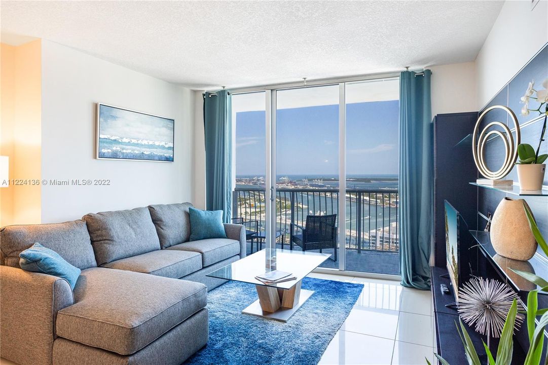 Recently Sold: $449,000 (1 beds, 1 baths, 791 Square Feet)