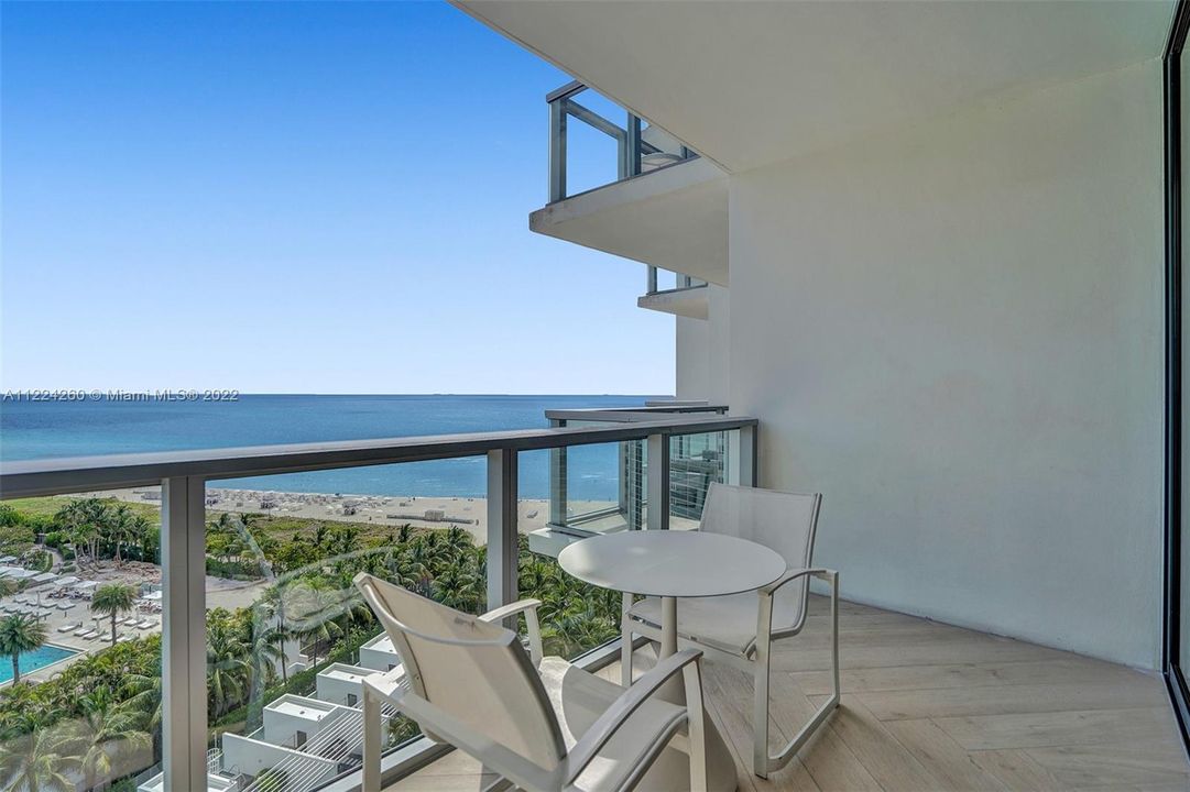 Recently Sold: $2,295,000 (2 beds, 1 baths, 1026 Square Feet)
