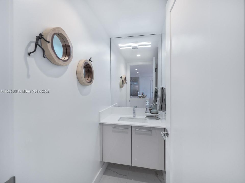 Recently Sold: $1,399,000 (2 beds, 2 baths, 1501 Square Feet)