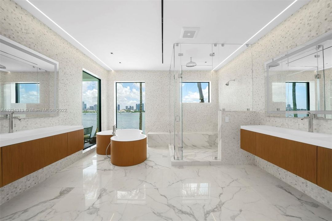 最近售出: $29,000,000 (7 贝兹, 7 浴室, 6790 平方英尺)