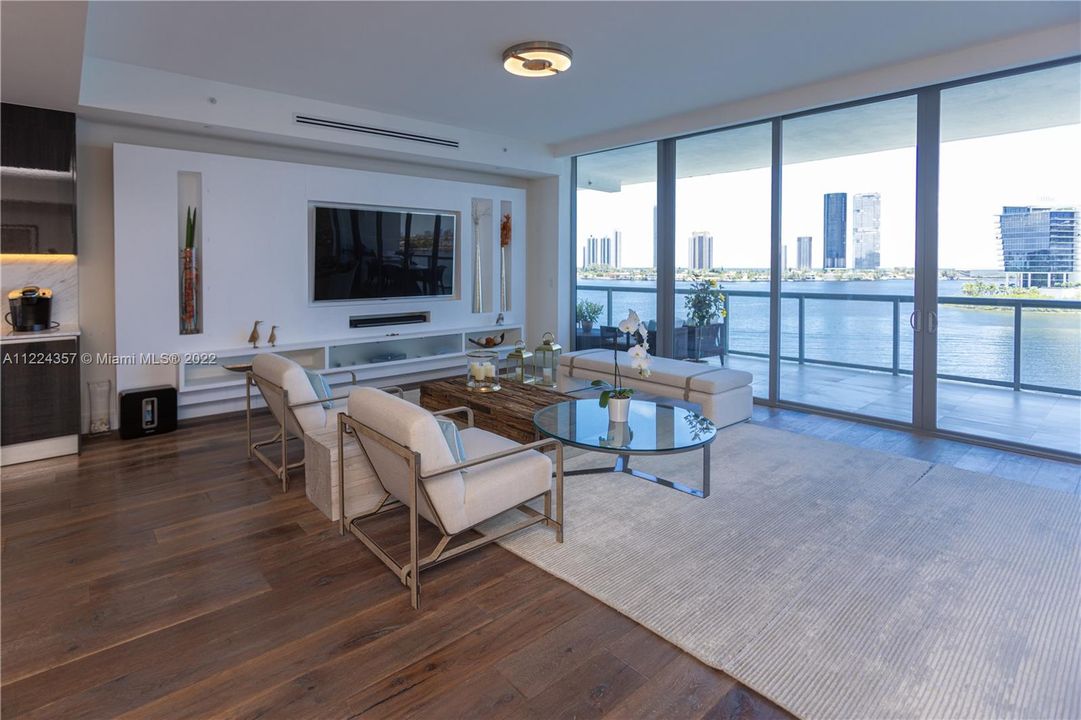 For Sale: $3,750,000 (4 beds, 6 baths, 3801 Square Feet)