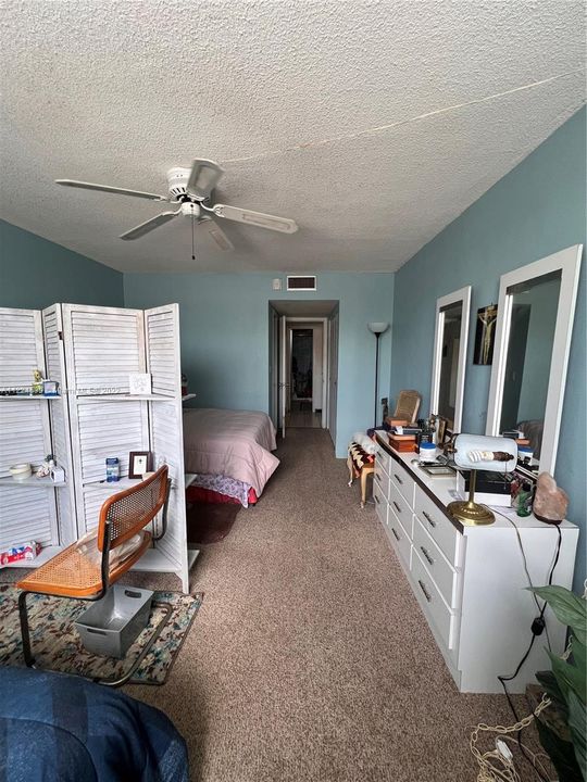 Recently Sold: $145,000 (1 beds, 1 baths, 878 Square Feet)