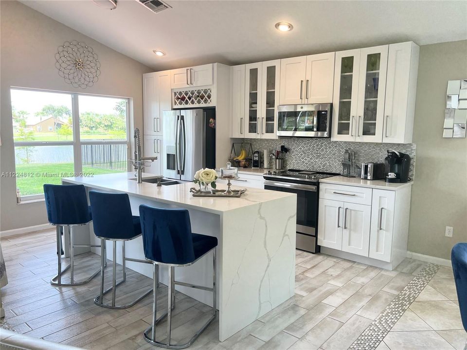 Recently Sold: $639,999 (3 beds, 2 baths, 1628 Square Feet)