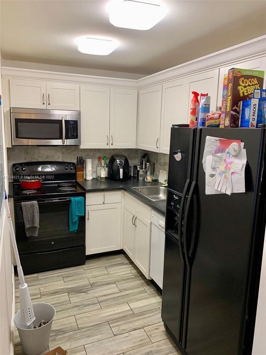 Vendido Recientemente: $159,900 (1 camas, 1 baños, 639 Pies cuadrados)