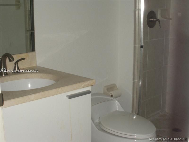 Недавно арендовано: $3,000 (3 спален, 3 ванн, 1801 Квадратных фут)
