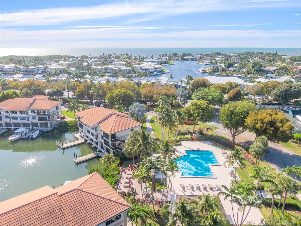 Recently Sold: $2,795,000 (2 beds, 2 baths, 1265 Square Feet)