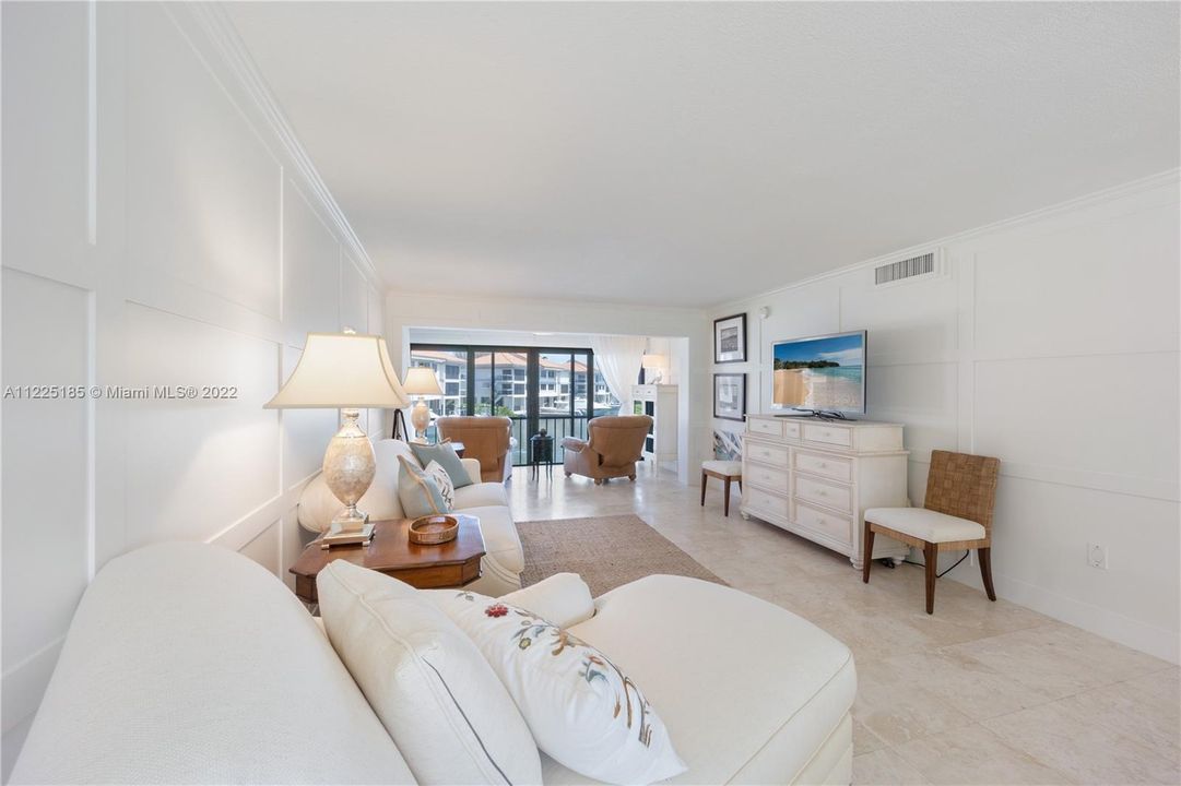 Recently Sold: $2,795,000 (2 beds, 2 baths, 1265 Square Feet)