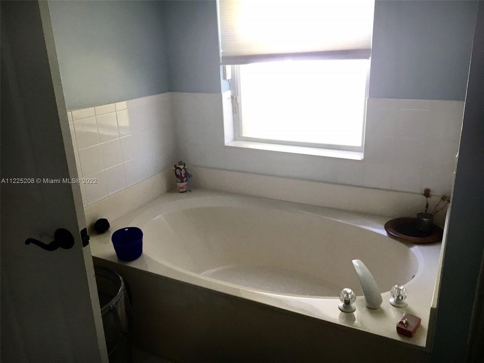 Недавно арендовано: $3,850 (3 спален, 2 ванн, 2076 Квадратных фут)