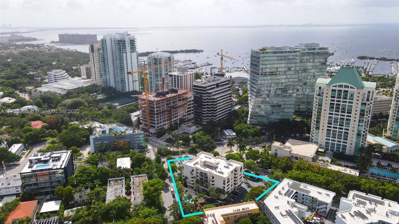 Aerial View blocks to Biscayne Bay