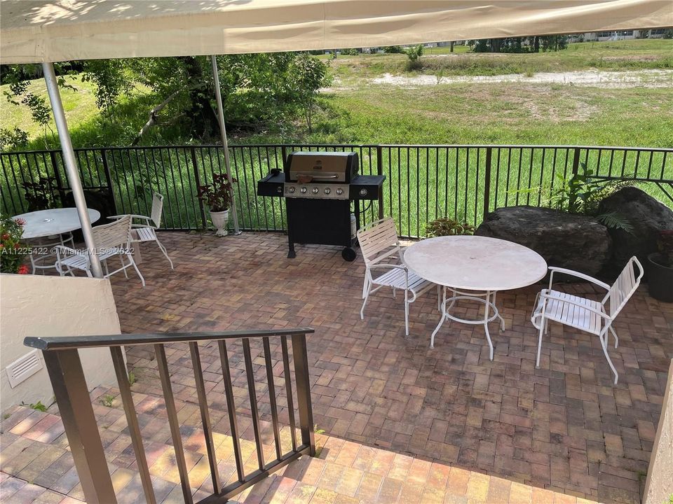BBQ area in south pool