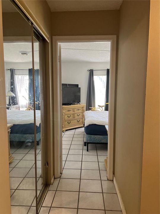 Recently Sold: $251,000 (1 beds, 1 baths, 715 Square Feet)