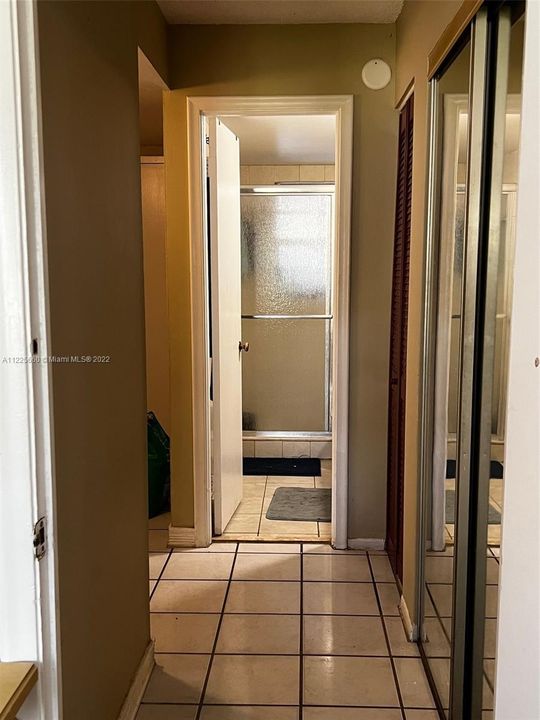 Recently Sold: $251,000 (1 beds, 1 baths, 715 Square Feet)