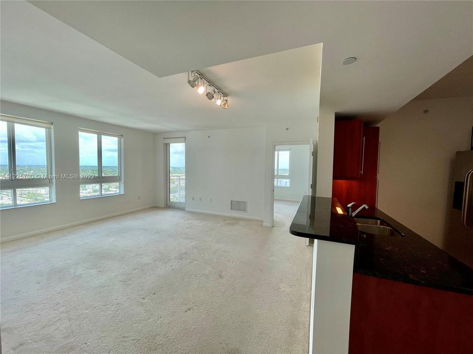 Recently Sold: $450,000 (2 beds, 2 baths, 1155 Square Feet)
