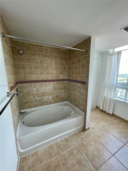 最近售出: $450,000 (2 贝兹, 2 浴室, 1155 平方英尺)