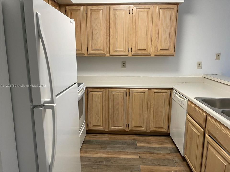 Recently Rented: $1,700 (1 beds, 1 baths, 620 Square Feet)