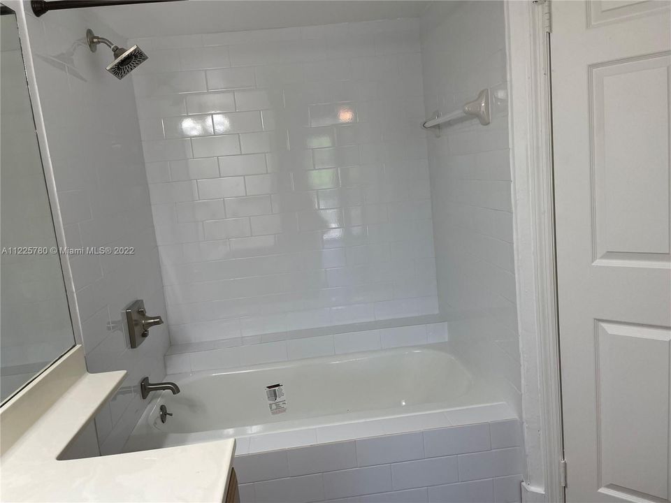 最近租的: $1,700 (1 贝兹, 1 浴室, 620 平方英尺)
