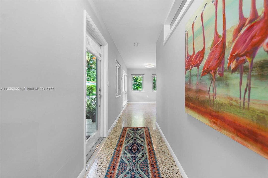 Recently Sold: $875,000 (3 beds, 2 baths, 1222 Square Feet)