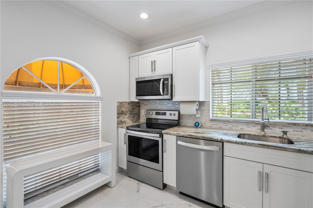 Recently Sold: $565,000 (3 beds, 2 baths, 1870 Square Feet)