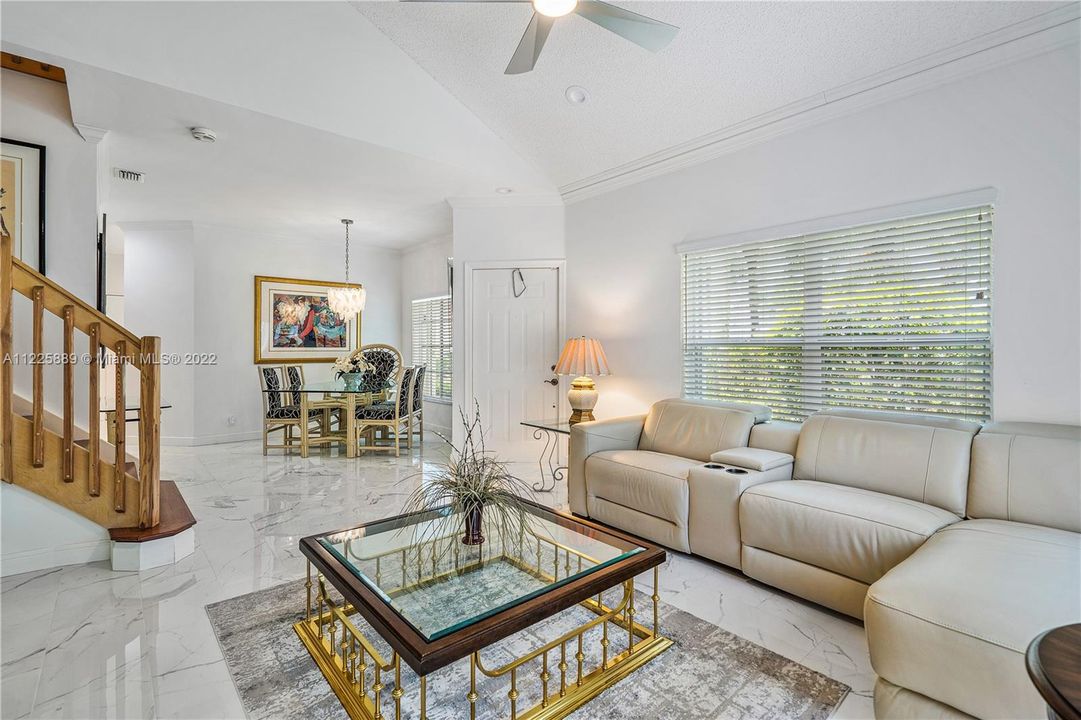 Recently Sold: $565,000 (3 beds, 2 baths, 1870 Square Feet)
