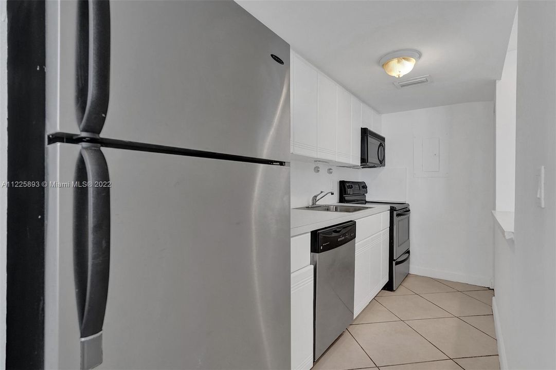 Recently Sold: $240,000 (1 beds, 1 baths, 530 Square Feet)