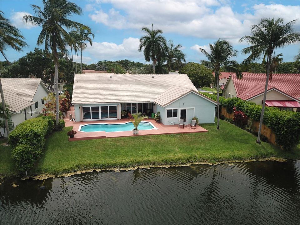 Recently Sold: $875,000 (4 beds, 2 baths, 3012 Square Feet)