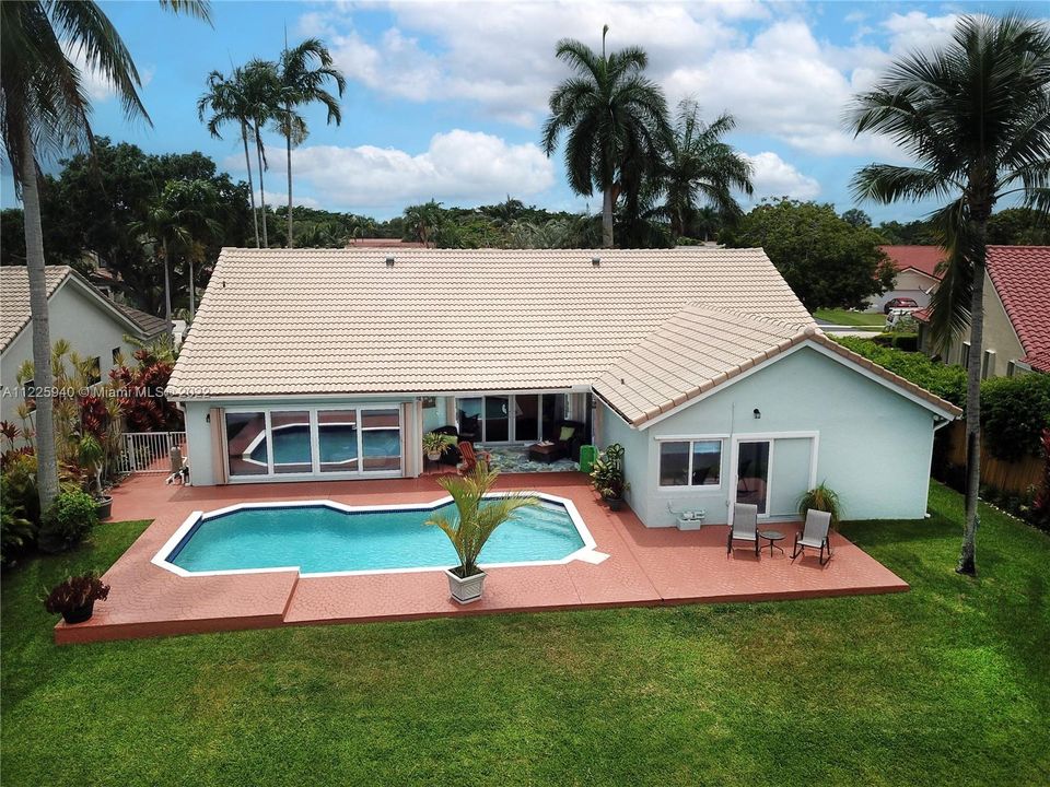 Recently Sold: $875,000 (4 beds, 2 baths, 3012 Square Feet)