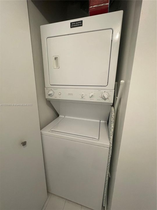 Recently Rented: $3,000 (1 beds, 1 baths, 795 Square Feet)