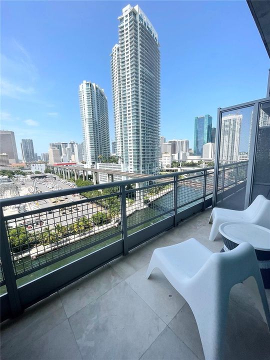 Recently Rented: $3,000 (1 beds, 1 baths, 795 Square Feet)