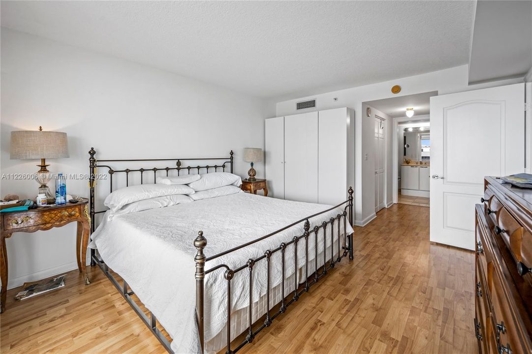 Recently Sold: $499,000 (1 beds, 1 baths, 791 Square Feet)