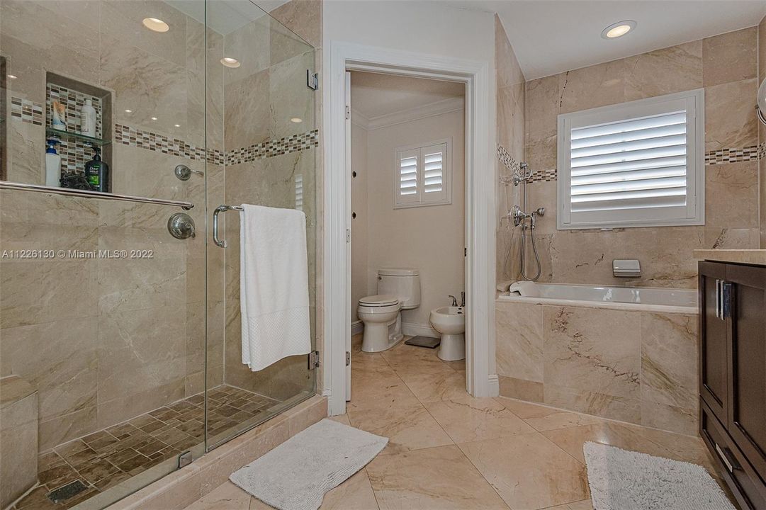 最近售出: $850,000 (3 贝兹, 2 浴室, 2634 平方英尺)