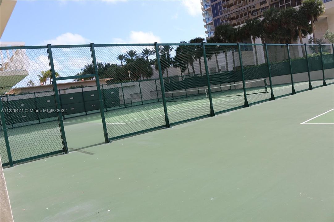 Balmoral Condo the only building with 3 Tennis Courts