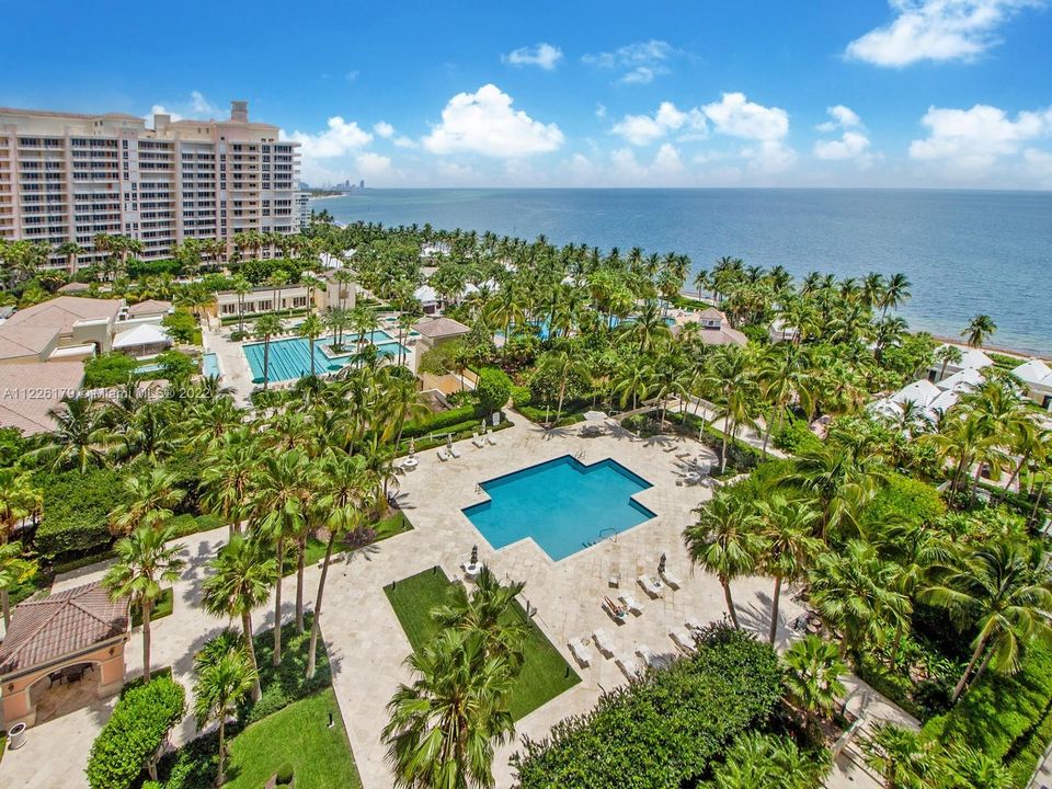 Recently Sold: $4,950,000 (3 beds, 4 baths, 3084 Square Feet)