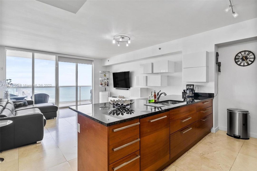 Recently Sold: $750,000 (1 beds, 1 baths, 844 Square Feet)