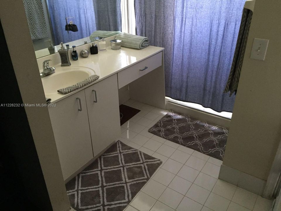 Недавно арендовано: $3,100 (3 спален, 2 ванн, 1381 Квадратных фут)