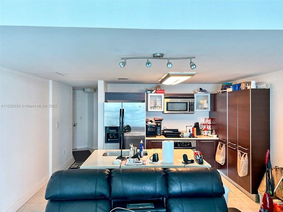 Recently Sold: $470,000 (1 beds, 1 baths, 951 Square Feet)
