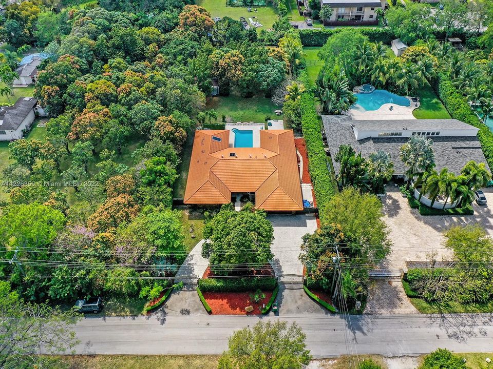 Recently Sold: $1,625,000 (3 beds, 3 baths, 2918 Square Feet)