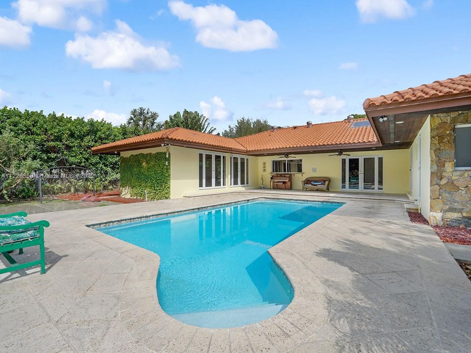 Recently Sold: $1,625,000 (3 beds, 3 baths, 2918 Square Feet)