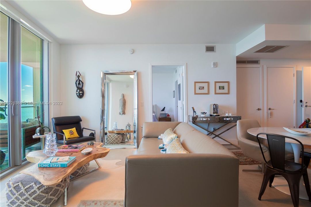 Recently Sold: $995,000 (2 beds, 3 baths, 1223 Square Feet)