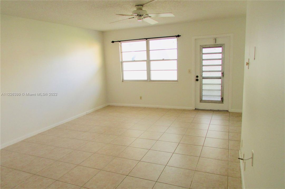 Recently Sold: $150,000 (2 beds, 1 baths, 820 Square Feet)